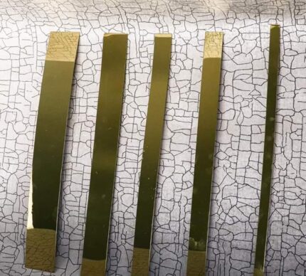 شرائح ذهبي ٣٠٤ مقاس 50 مم سمك ٠.٤ مم ذاتية اللصق طول ٢.٥م