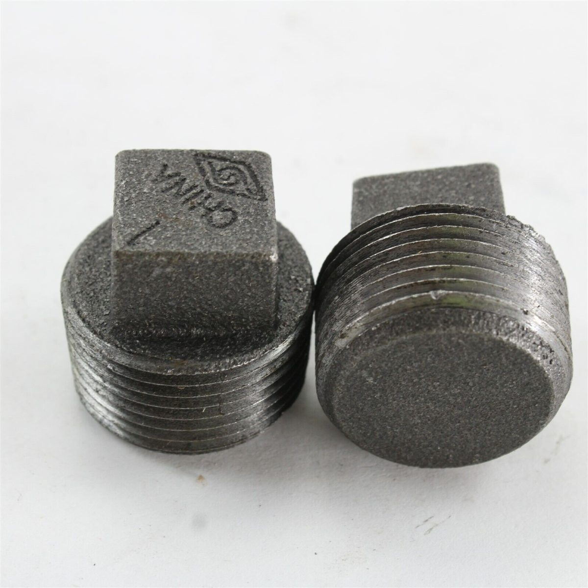 ⁦Threaded Malleable BLK Plug-1/2"⁩ - الصورة ⁦1⁩