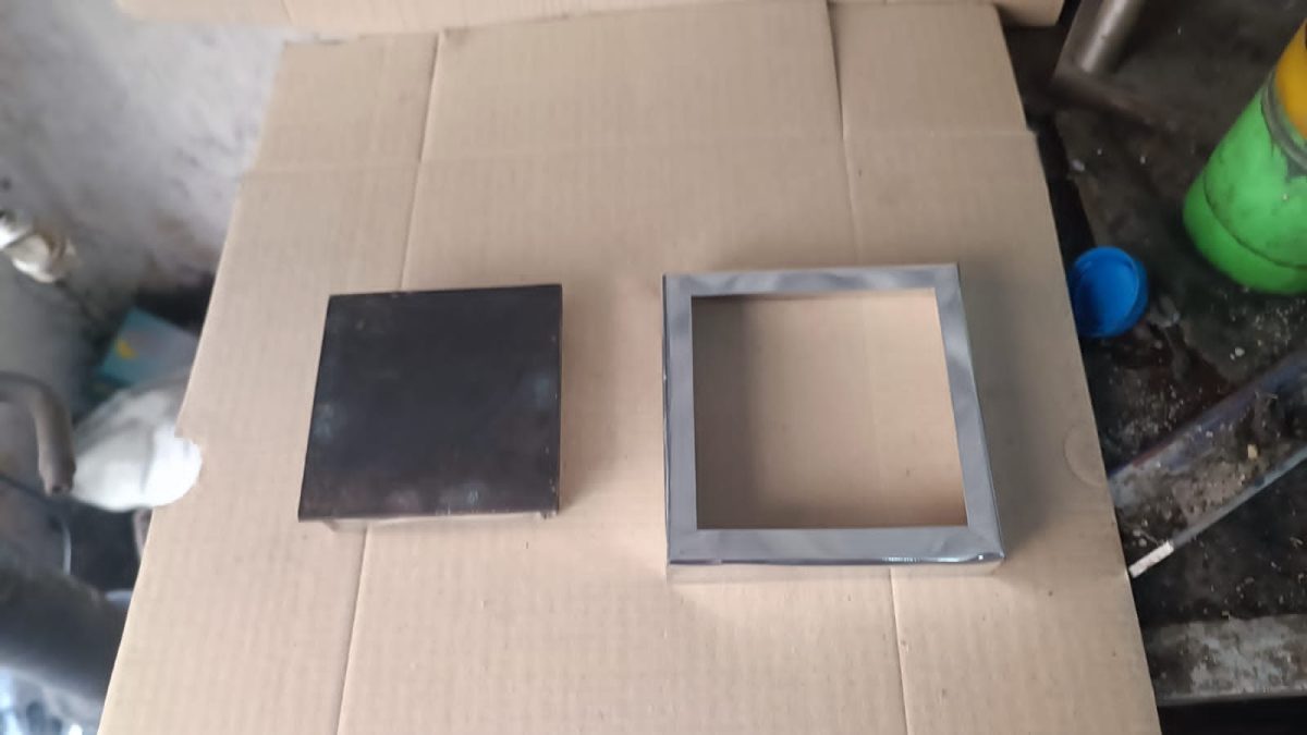 ⁦special steel support square 7.5  mm wall 2 mm L 20 cm<p> حامل حديد مربع مخصوص 7.5 سمك 2مم طول 20سم⁩ - الصورة ⁦5⁩