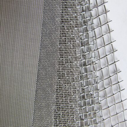 لوح شبك استانلس 304 مقاس 4 ماش  سمك مم  1.15  الفتحة5.25 مم     عرض 1 متر    <p/>SS 304 Wire Mesh Weave   4 Mesh Wire d 1.15 mm Aperture 5.25 mm<p>
